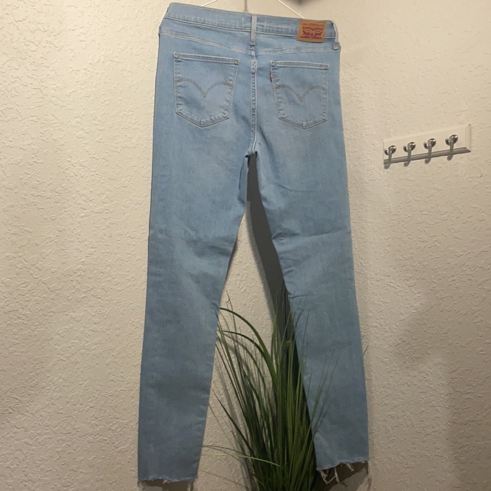 Levi Jeans - Picture 3 of 5